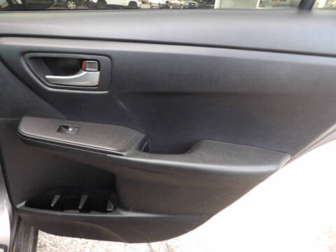 2017 Toyota Camry SE