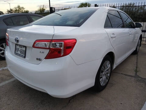 2014 Toyota Camry Hybrid for sale at Auto Haus Imports in Grand Prairie TX