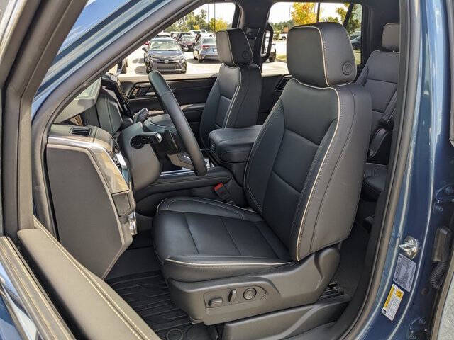 2025 GMC Yukon Elevation