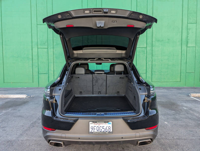 2023 Porsche Cayenne Coupe Platinum Edition