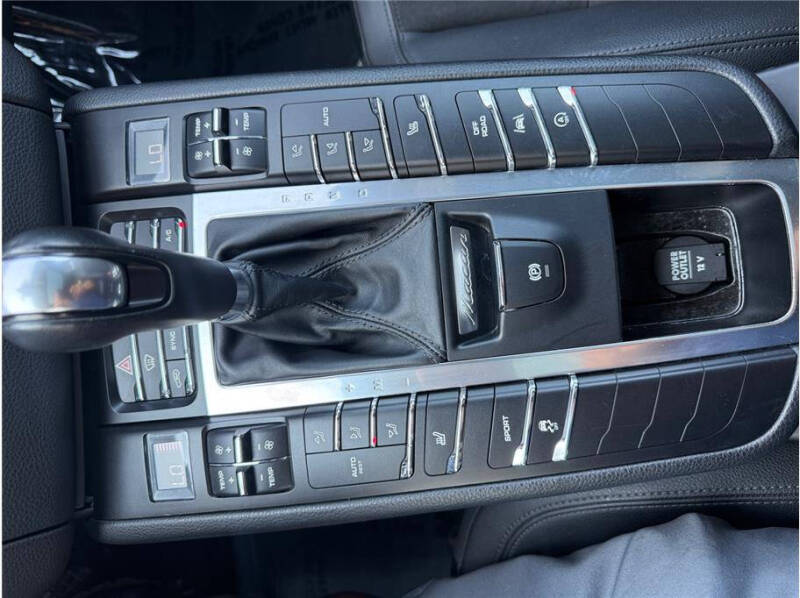 2017 Porsche Macan S