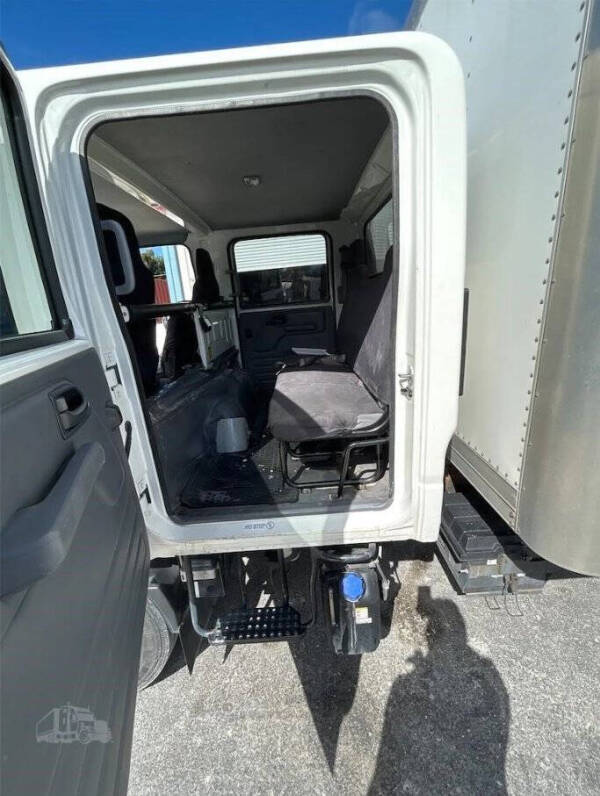 2021 Isuzu NPR