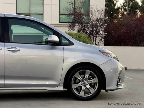 2018 Toyota Sienna SE Premium 8-Passenger