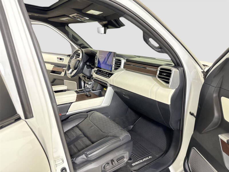 2024 Toyota Sequoia Capstone