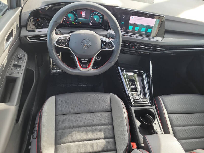 2024 Volkswagen Golf GTI Autobahn