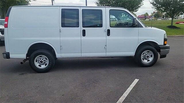 2022 GMC Savana 2500