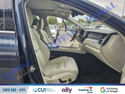 2023 Volvo XC60 B5 Plus Bright Theme