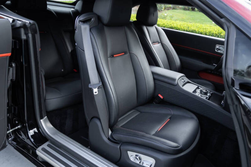 2019 Rolls-Royce Black Badge Dawn