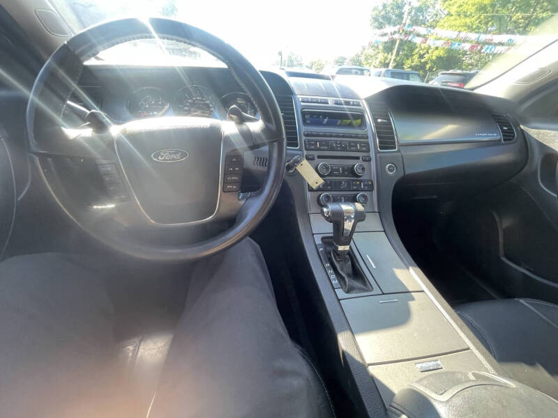 2012 Ford Taurus SEL - Photo 12