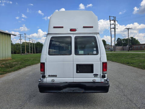 2012 Ford E-Series E-350 SD