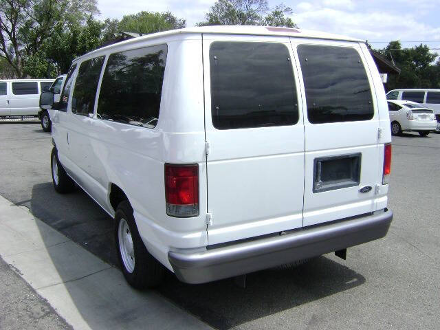 2004 Ford E-Series E-150 XL