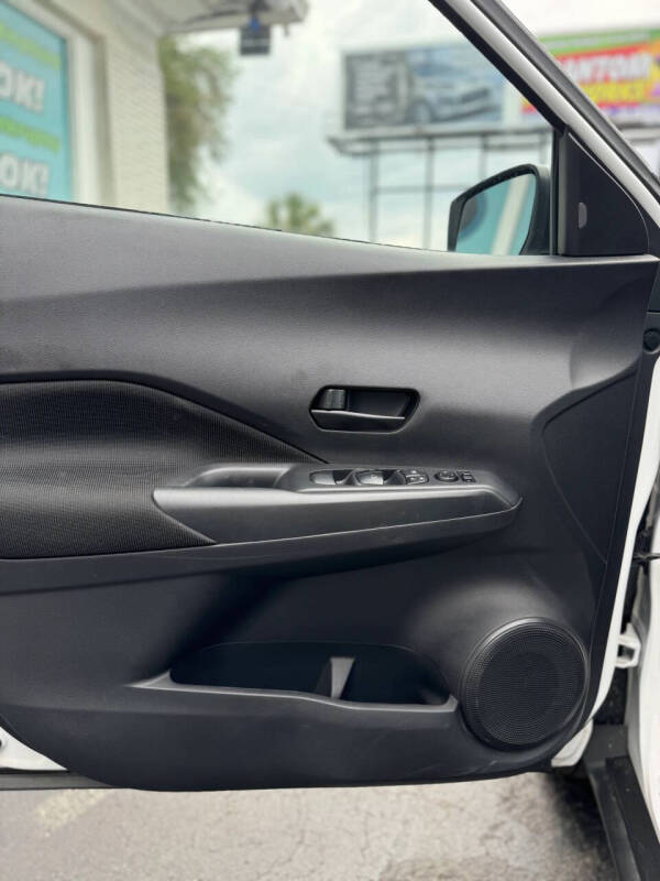 2024 Nissan Kicks S