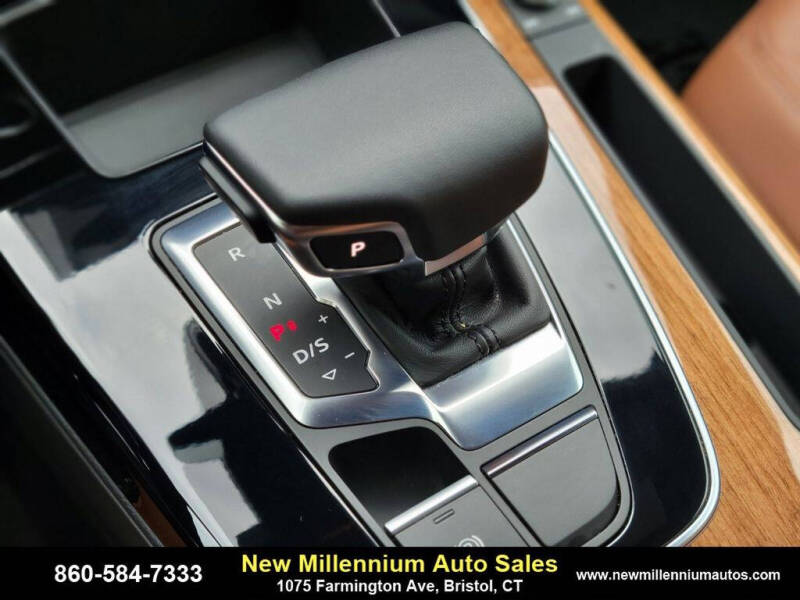 2025 Audi Q5 quattro Premium 40 TFSI