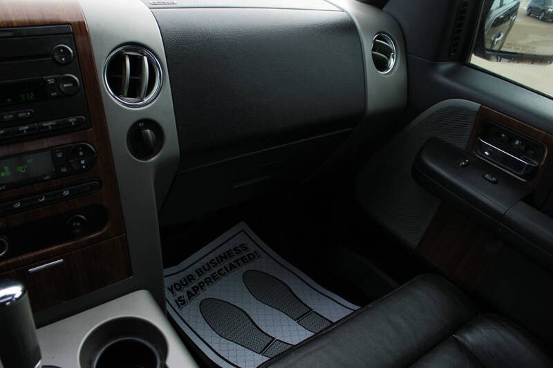 2004 Ford F-150 Lariat