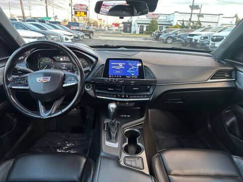 2023 Cadillac CT4 Luxury