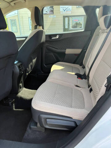 2020 Ford Escape SE
