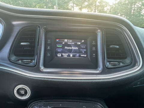 2015 Dodge Challenger SXT