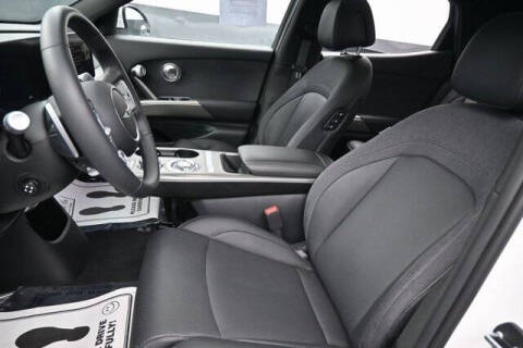 2025 Genesis GV60 Standard