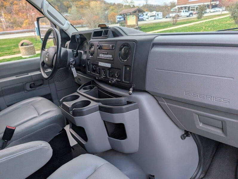 2019 Ford E-Series E-450 SD