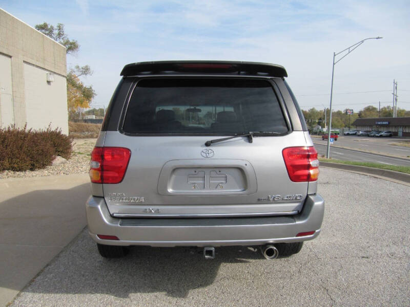 2002 Toyota Sequoia SR5