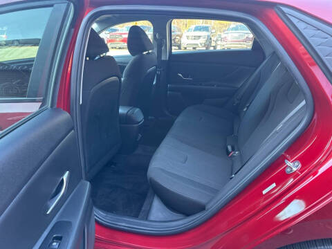 2024 Hyundai Elantra SE