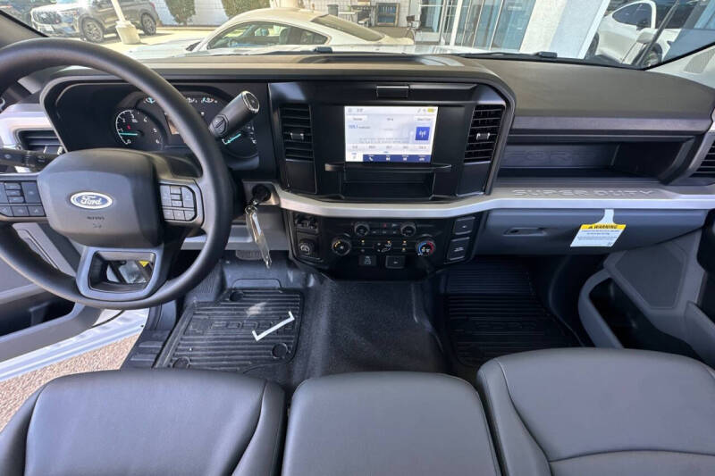 2025 Ford F-350 Super Duty XL