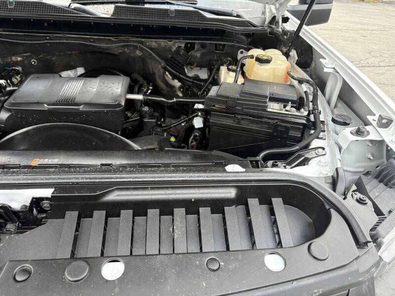 2022 Chevrolet 3500HD Regular Cab 4x4