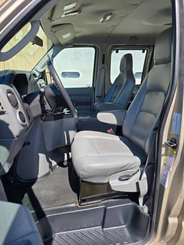 2012 Ford E-Series E-350 SD