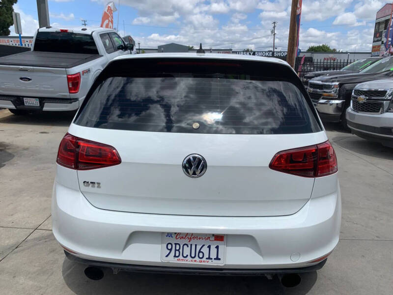 2017 Volkswagen Golf GTI S