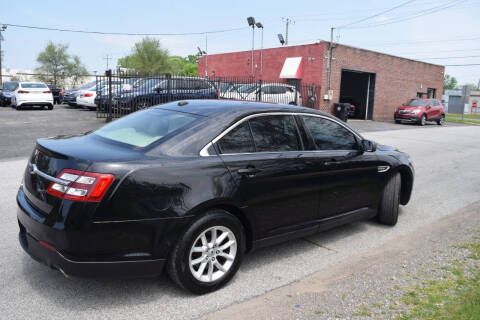2014 Ford Taurus SE