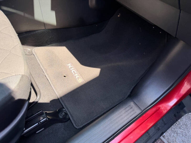 2020 Nissan Kicks SV