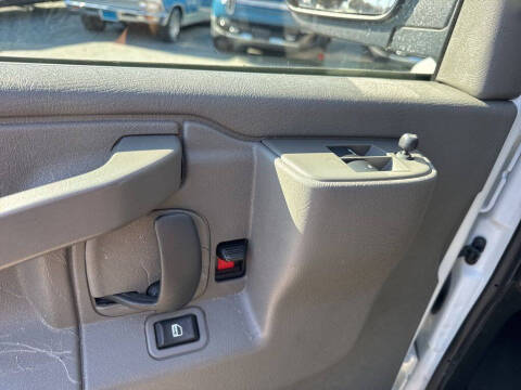 2023 Chevrolet Express 2500