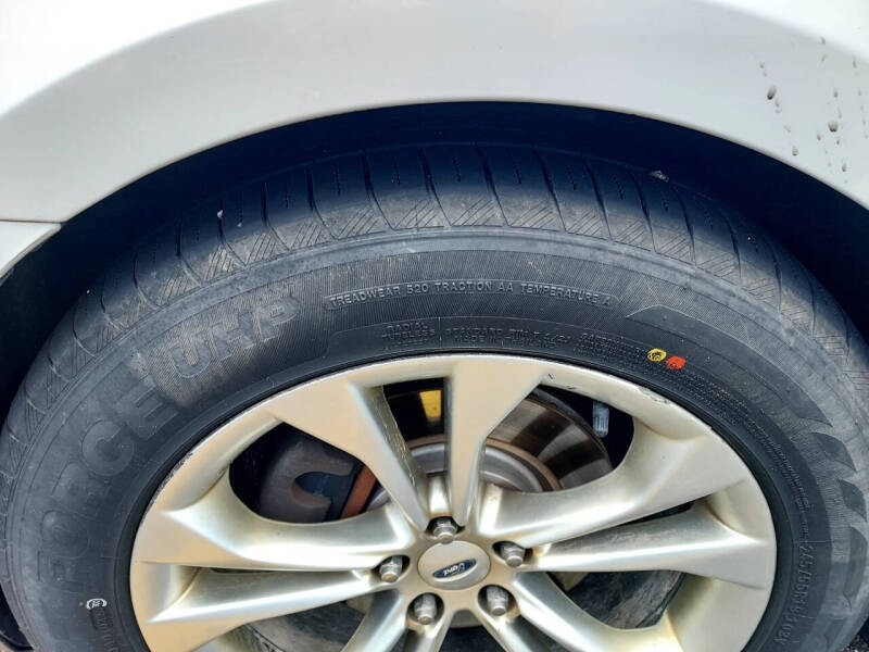 2013 Ford Taurus SEL