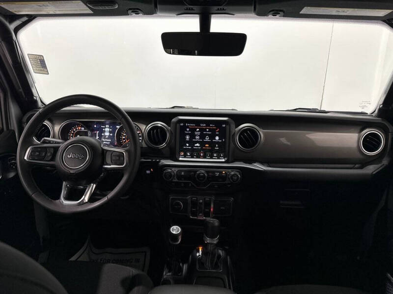 2023 Jeep Gladiator Overland