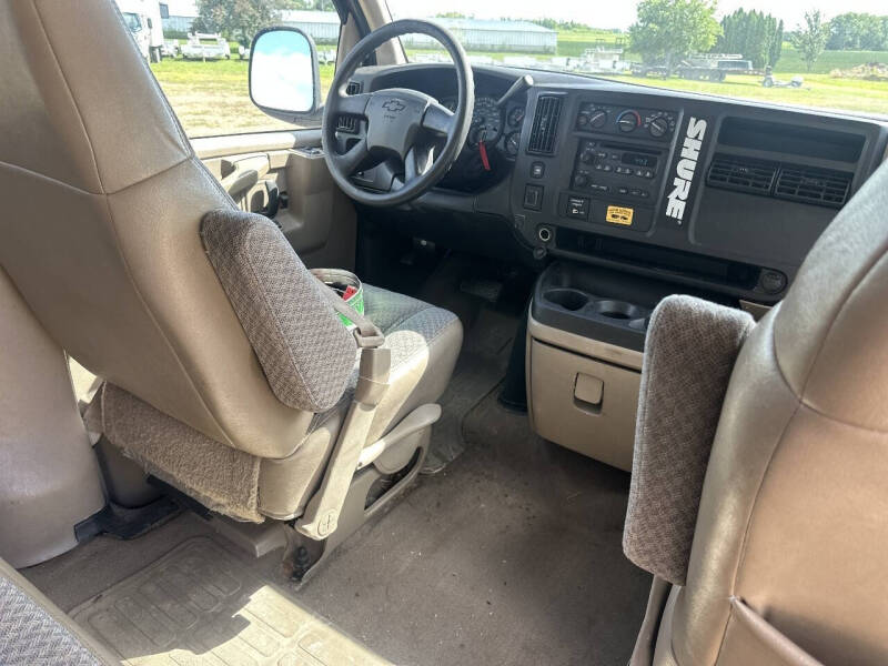 2003 Chevrolet Express 2500 LS