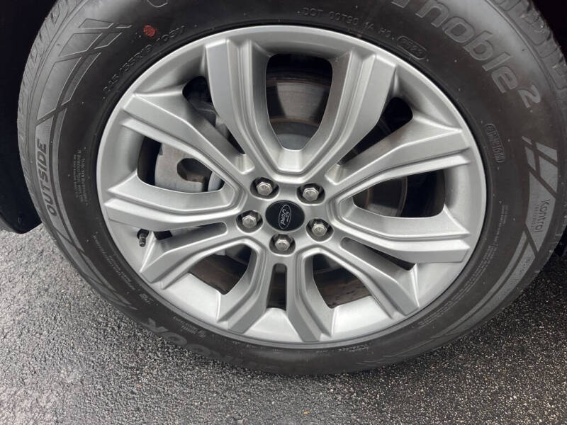 2024 Ford Edge Titanium