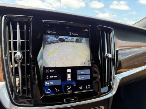 2017 Volvo S90 T6 Momentum