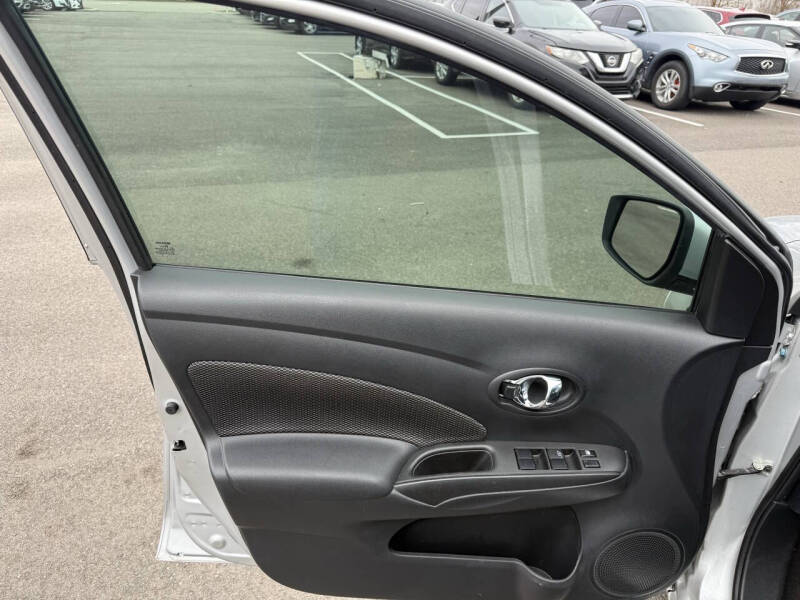 2019 Nissan Versa SV