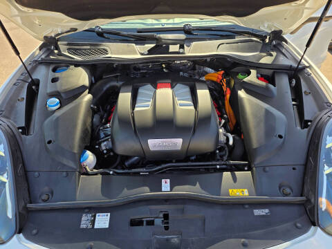 2016 Porsche Cayenne S E-Hybrid