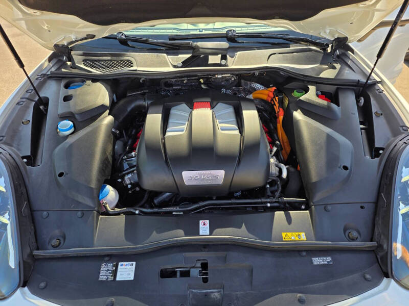 2016 Porsche Cayenne S E-Hybrid