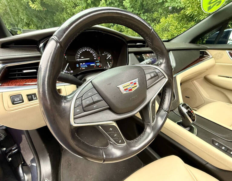 2018 Cadillac XT5 Premium Luxury