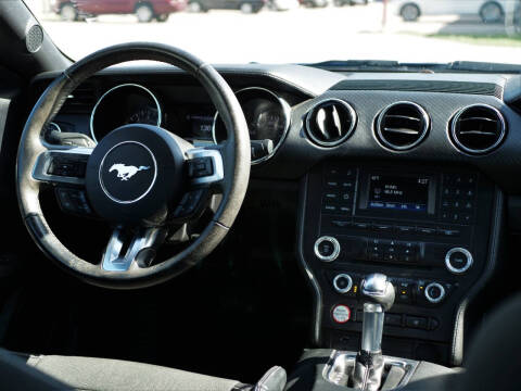 2017 Ford Mustang V6