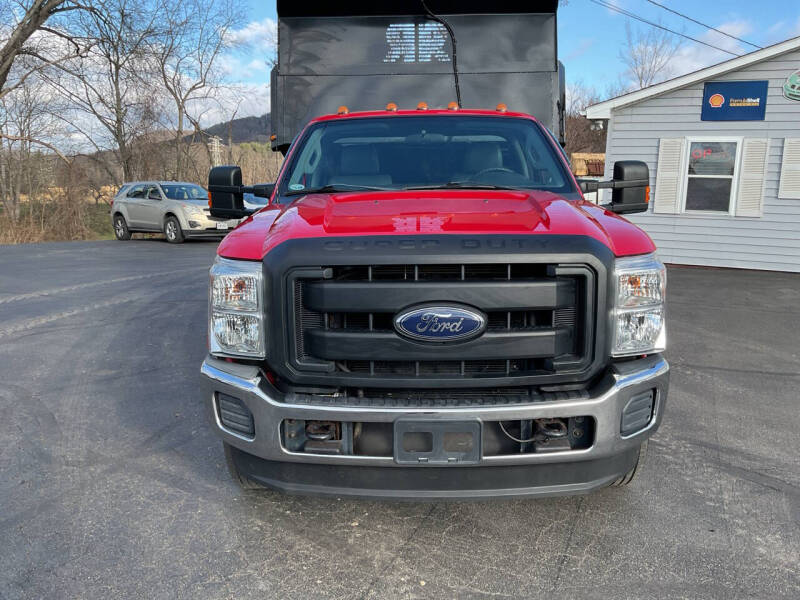 2015 Ford F-350 Super Duty Chassis Cab XLT photo 2