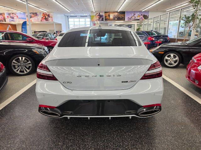 2022 Genesis G70