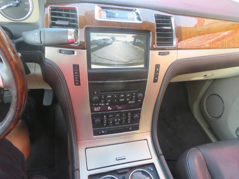 2011 Cadillac Escalade ESV Platinum Edition
