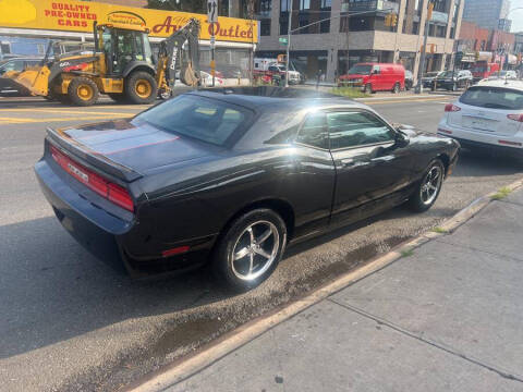 2010 Dodge Challenger SE