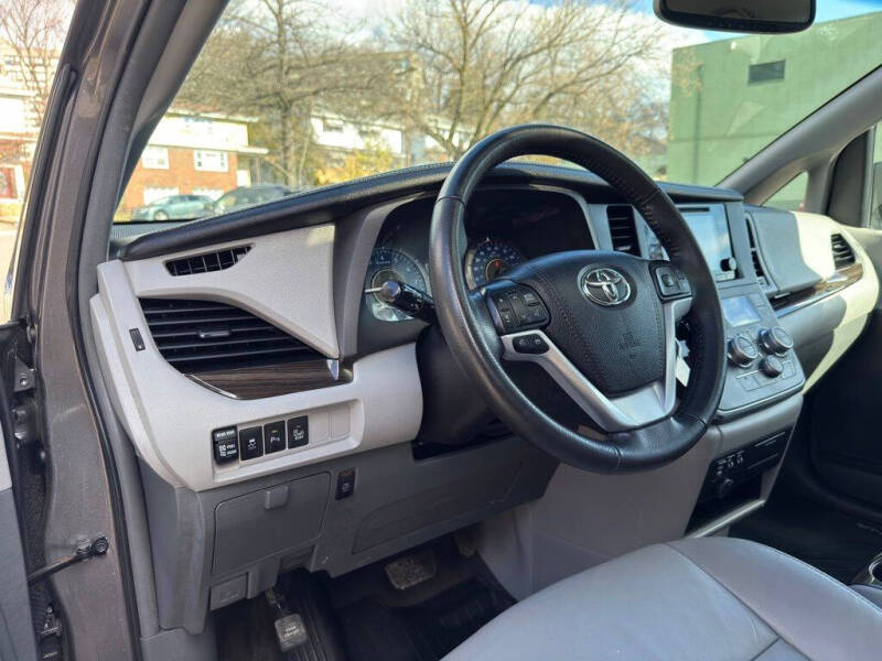 2017 Toyota Sienna