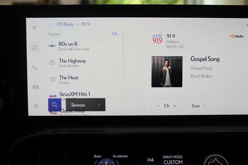 2025 Lexus LX 700h F SPORT Handling