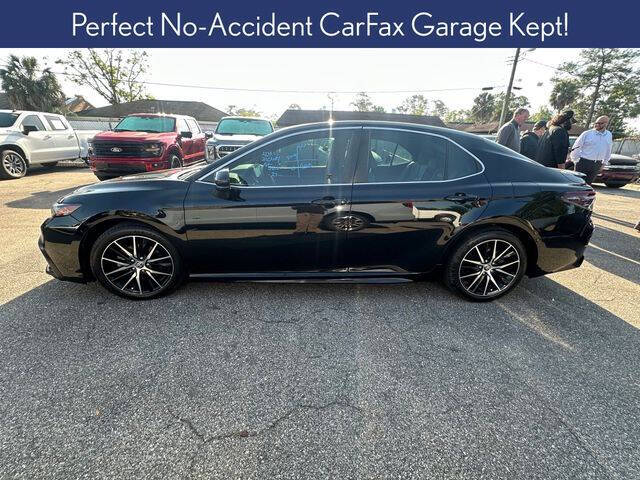 Used 2021 Toyota Camry SE with VIN 4T1G11AK0MU606037 for sale in Lighthouse Point, FL