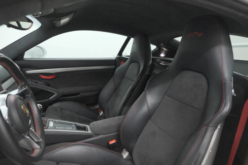 2016 Porsche Cayman GT4